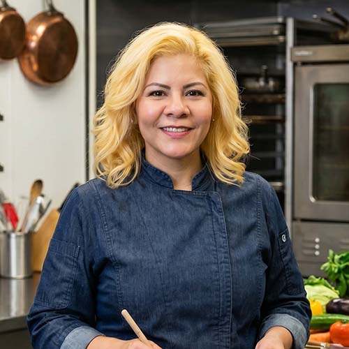 foto mostrando a chefe de cozinha Carla Silva fundadora do site receitas de panela