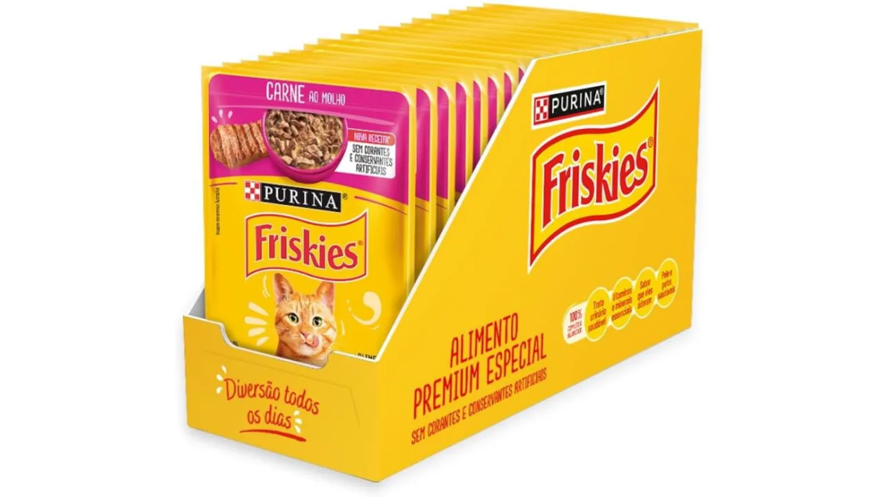 Pack Nestlé Purina Friskies Ração Úmida Para Gatos Adultos Carne Ao Molho - Com 15 Sachês 85g