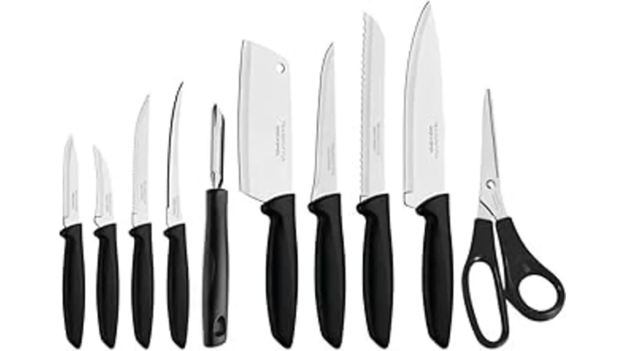 jogo de facas com lâminas de aço inox e cabos pretos para cozinha